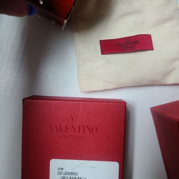 🆕️ VALENTINO Garavani Rockstud cuff stud bracelet Gift - Picture 11 of 16
